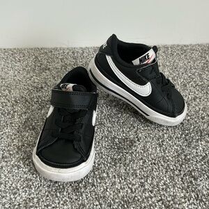 Black Nike legacy court